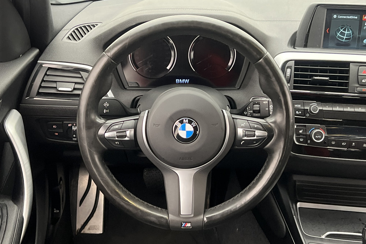 BMW 120 d xDrive 190hk M Sport Skinn Sensorer Rattvärme