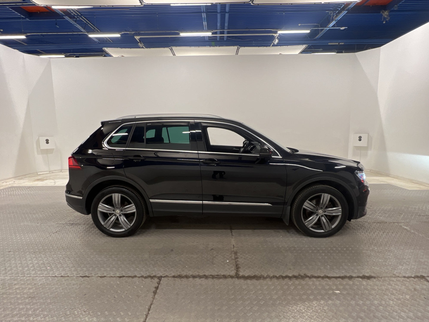 Volkswagen Tiguan 4M 190hk Cockpit Dynaudio Pano Värm Drag