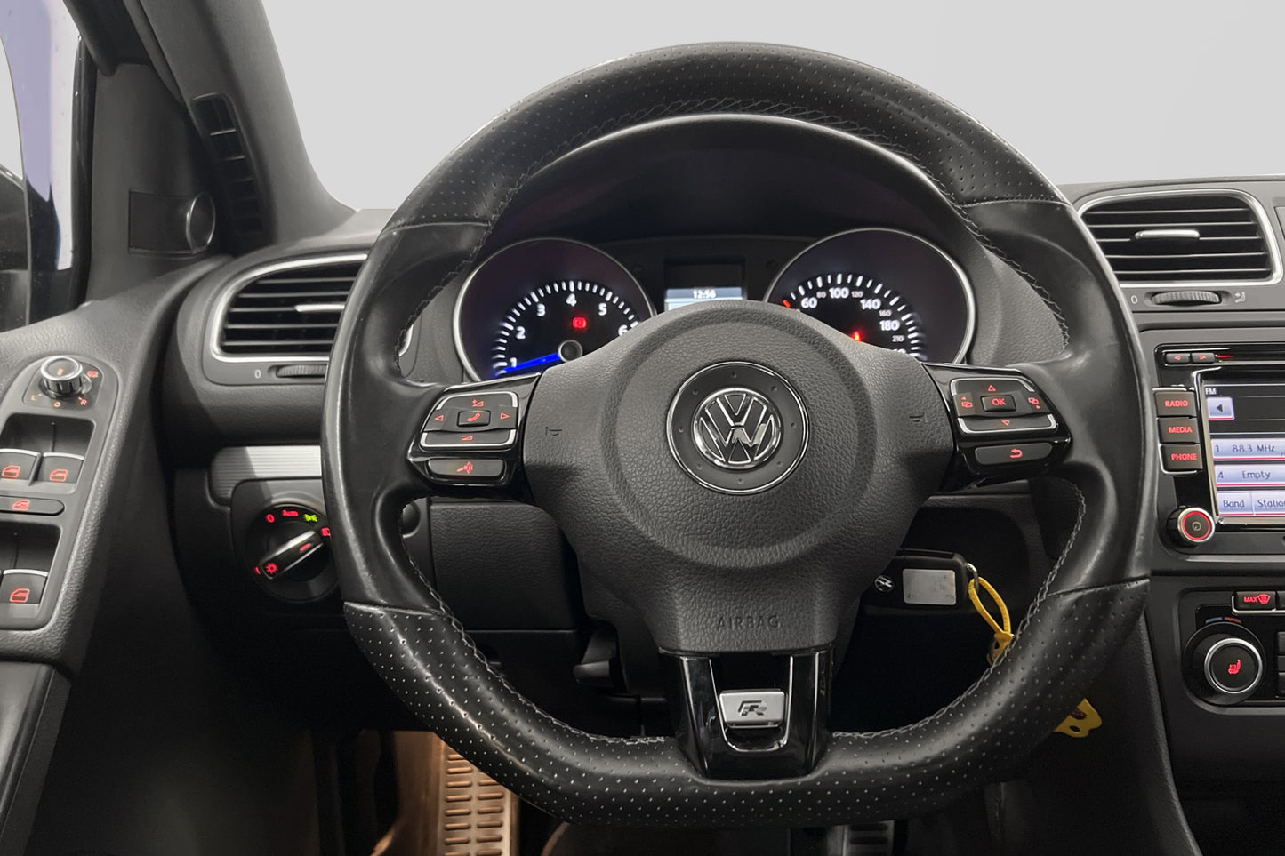 Volkswagen Golf R 2.0 4M 270hk Taklucka Dynaudio Milltek DCC