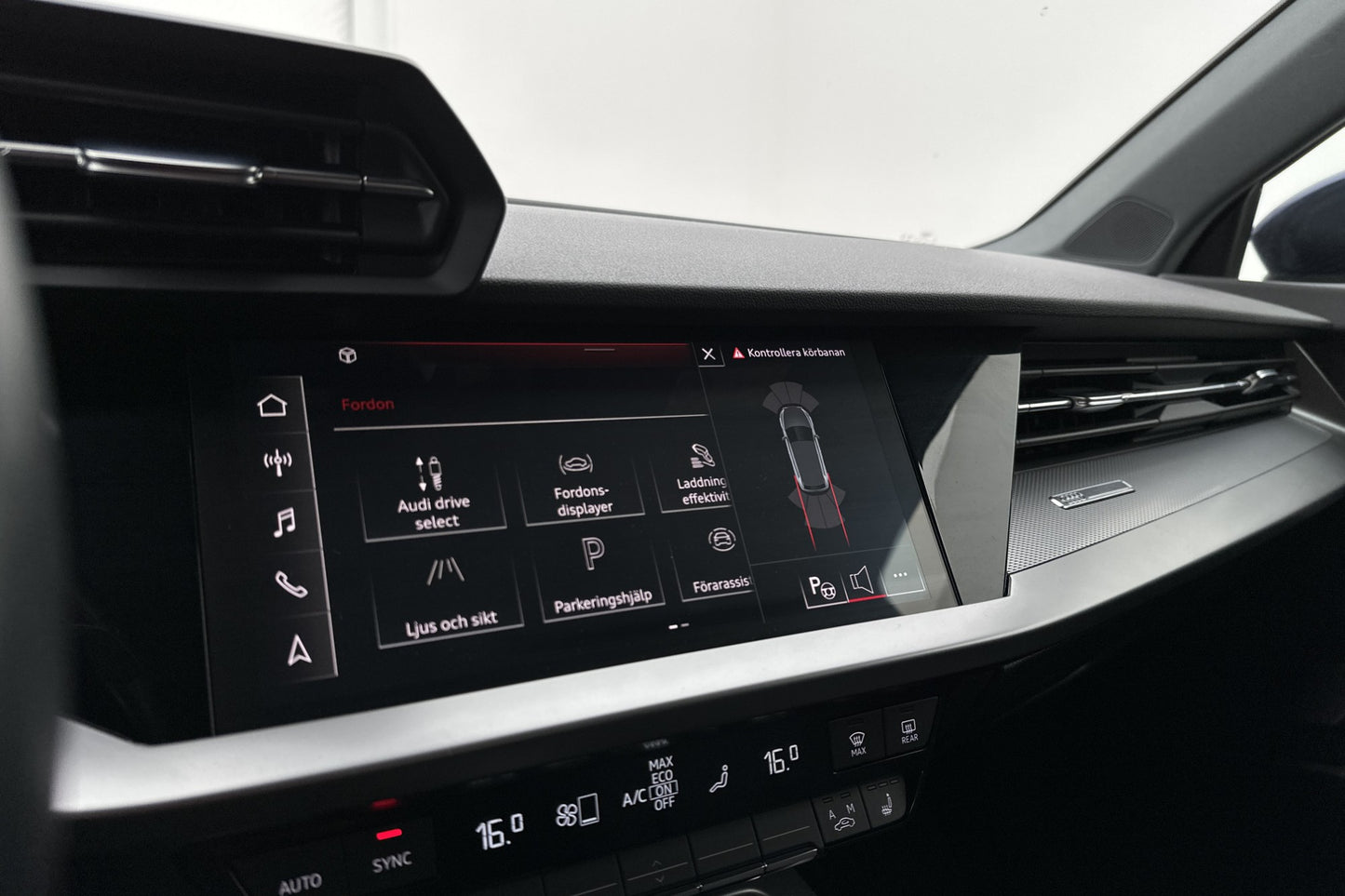 Audi A3 SB 45 TFSI e 245hk S-Line Cockpit Sensorer Adaptiv