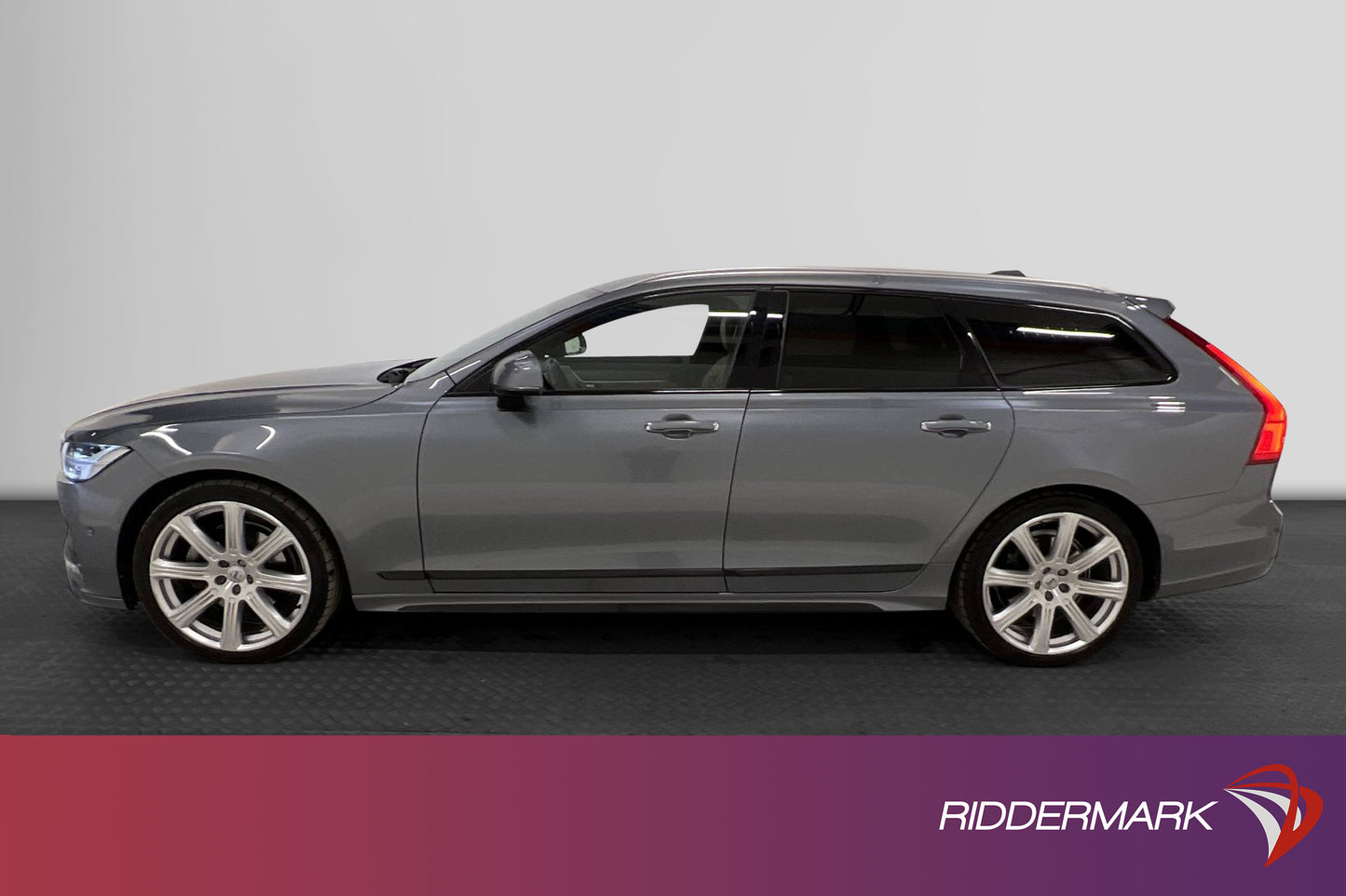 Volvo V90 D5 AWD 235hk Inscription VOC B&W Pano 360° Navi