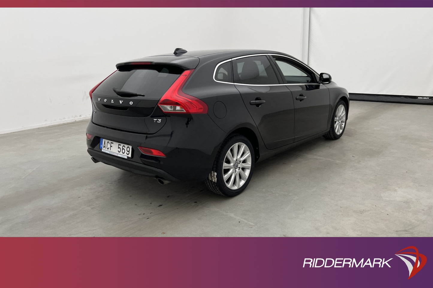 Volvo V40 T3 150hk Summum VOC Värmare Sensorer Skinn Välserv