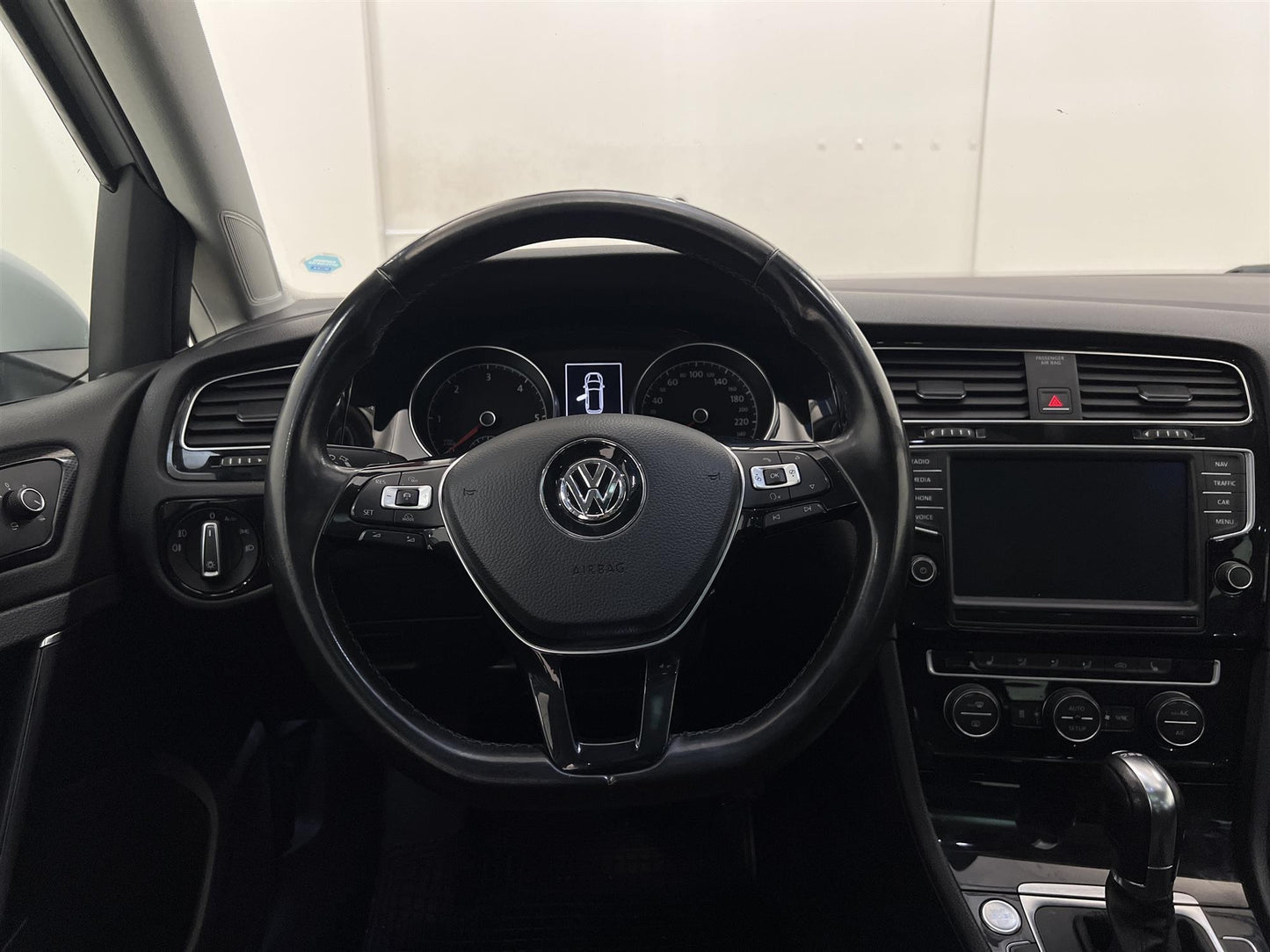 Volkswagen Golf 2.0 TDI 150hk DSG D-värm Dragkrok Panorama