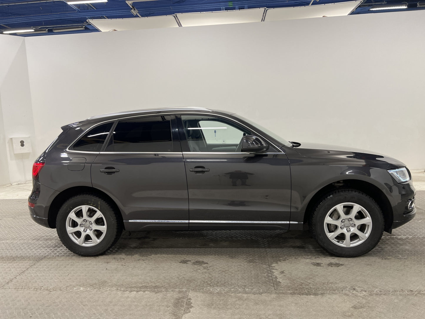 Audi Q5 TDI Quattro 177hk Design Panorama Sensorer Halvskinn