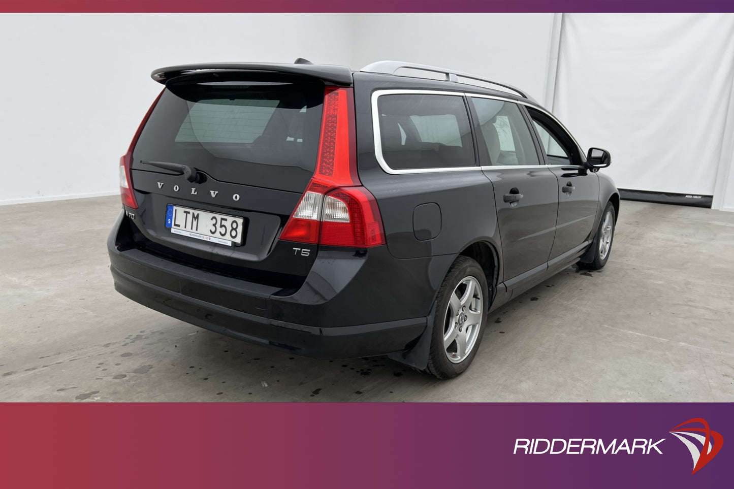 Volvo V70 T5 Summum En-Brukare VOC Skinn Navi BLIS Välservad