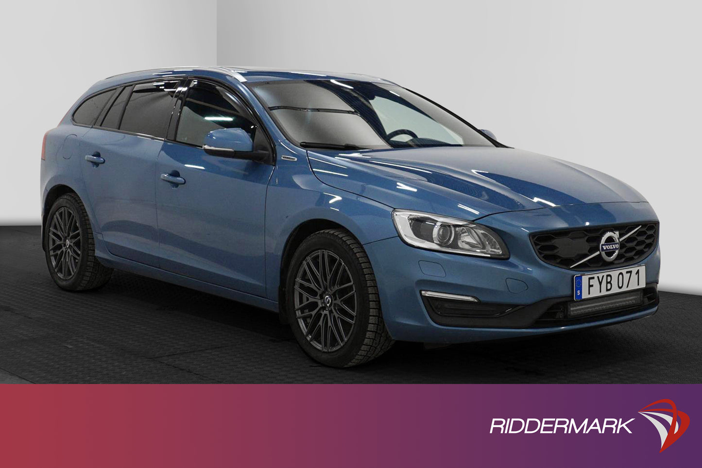 Volvo V60 Polestar D5 Plug-in AWD 288hk Summum Taklucka Navi