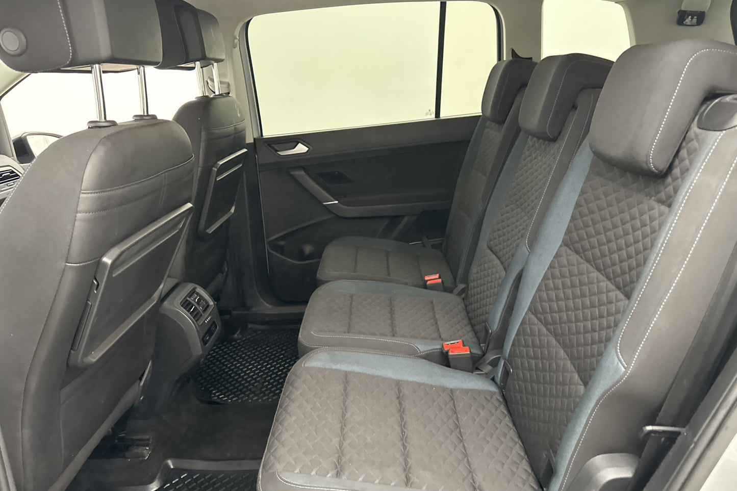 Volkswagen Touran TSI 115hk Pluspaket 7-sits Kamera Dragkrok