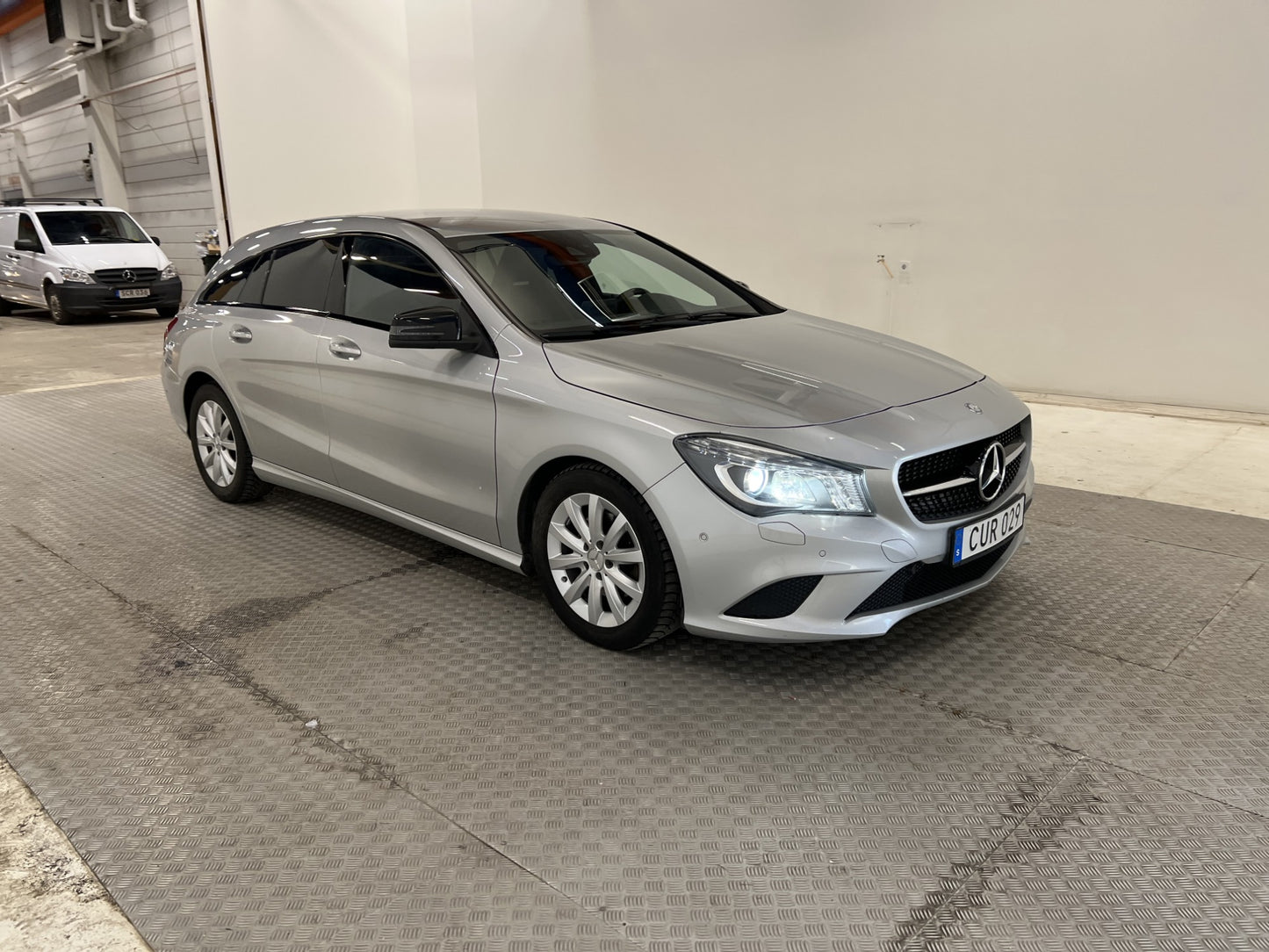 Mercedes-Benz CLA 220 Shooting Brake 177hk Värmare Dragkrok