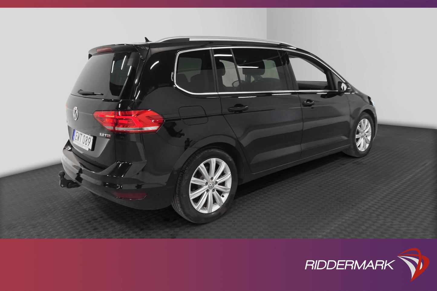 Volkswagen Touran 2.0 TDI 190hk D-Värm B-Kamera 7-Sits Navi