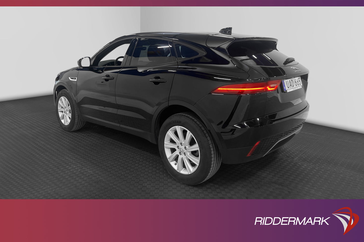 Jaguar E-Pace D150 AWD 150hk Kamera Navi Skinn Välservad