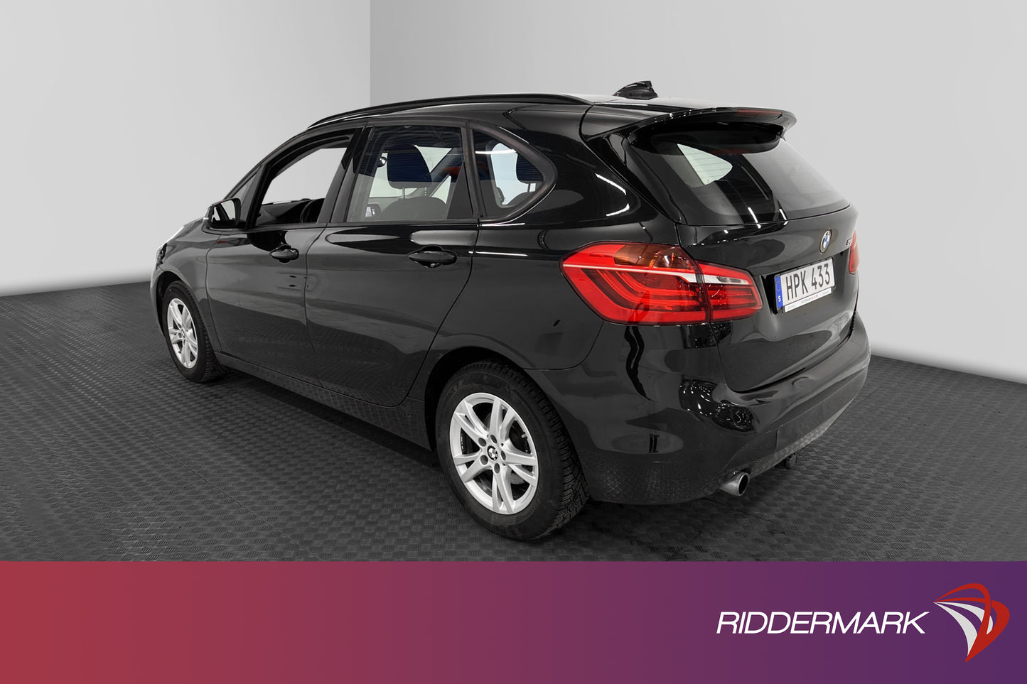 BMW 218i Active Tourer 136hk B-kamera Keyless Drag Nyservad