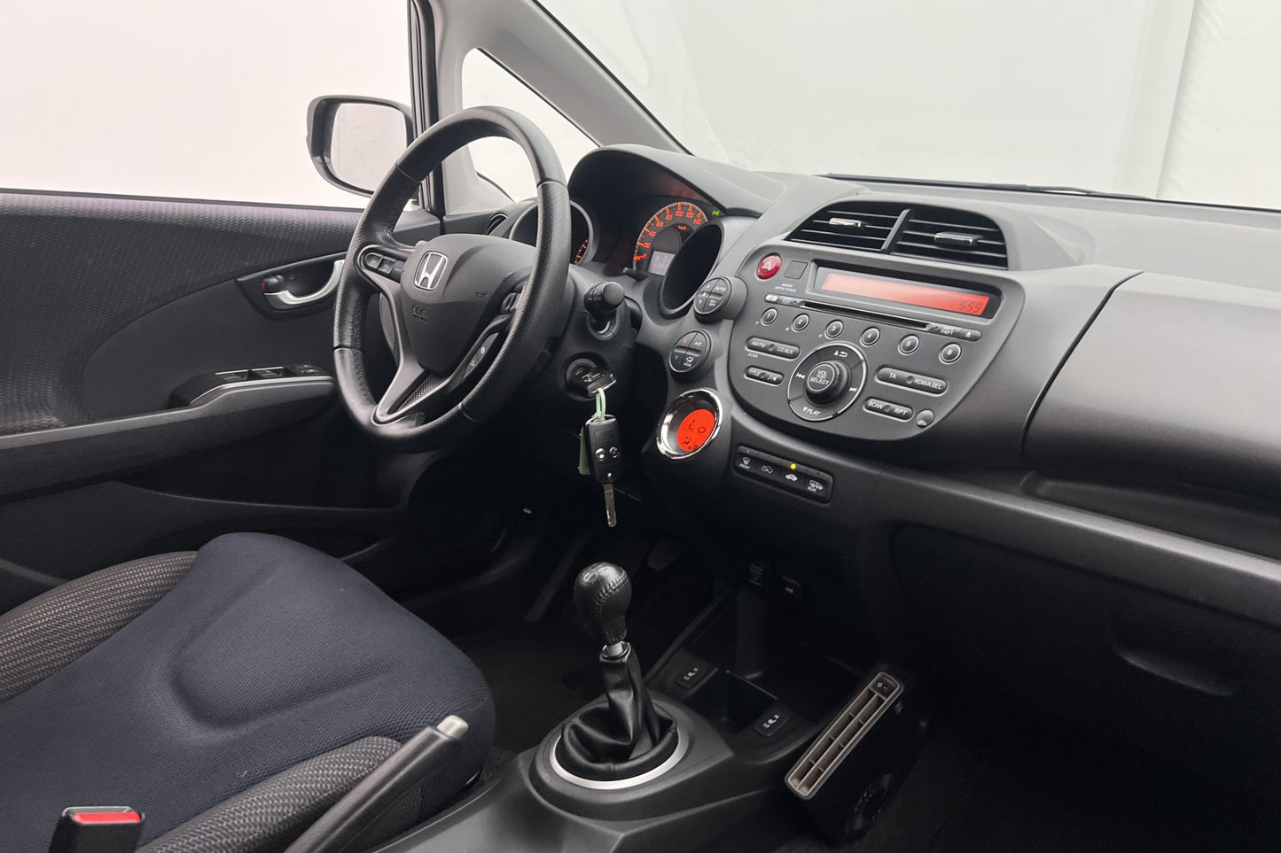 Honda Jazz 1.4 i-VTEC 99hk En-Brukare Värmare Välservad