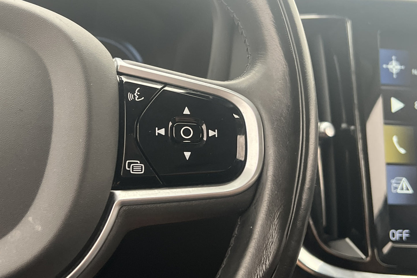 Volvo V60 T8 Inscription VOC Värm HUD 360° Navi Skinn Drag