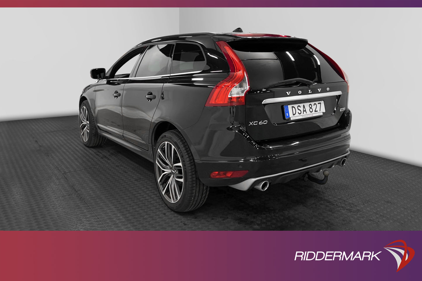 Volvo XC60 D3 150hk R-Design VOC Navi PDC BLIS Drag Välserv