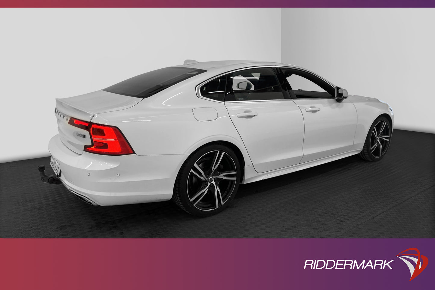 Volvo S90 D5 AWD R-Design VOC D-värme HUD B&W T-lucka 360°