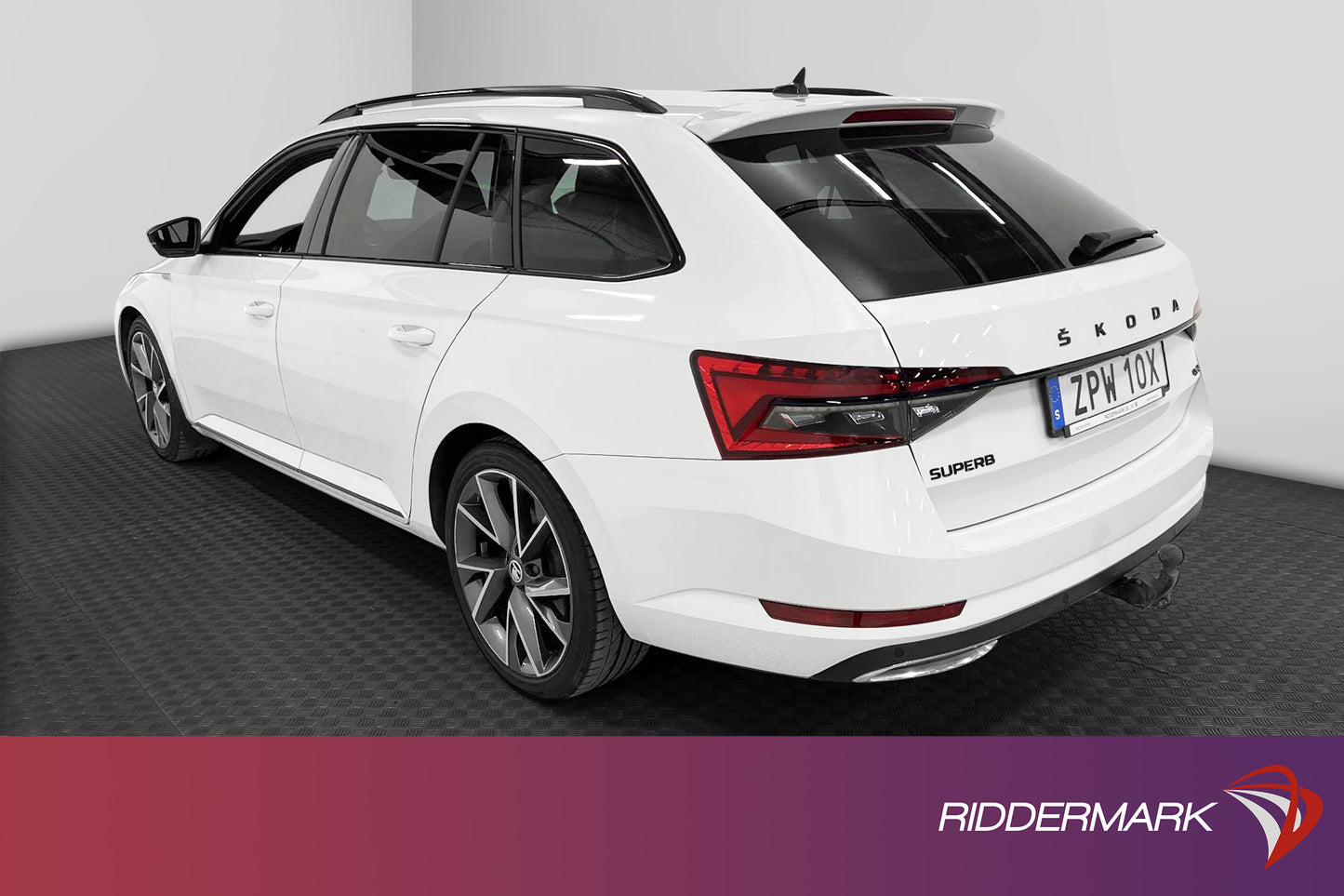 Skoda Superb Kombi 2.0 TDI 4x4 200hk SportLine Cockpit Drag