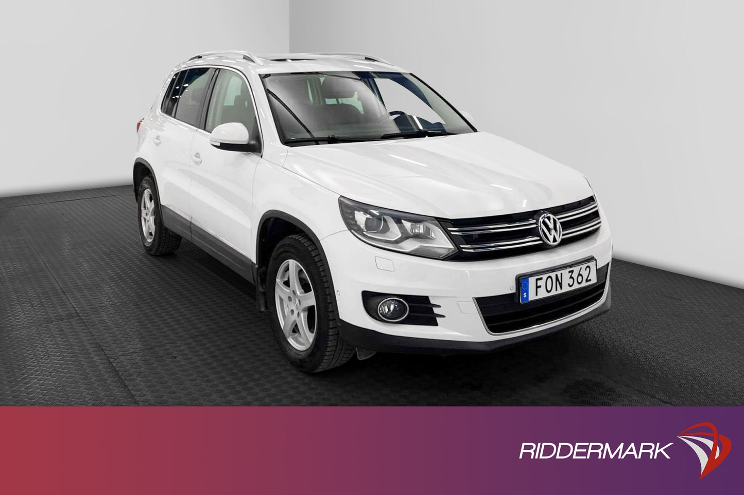 Volkswagen Tiguan 2.0 TDI 140hk 4M D-värm Pano Skinn Drag