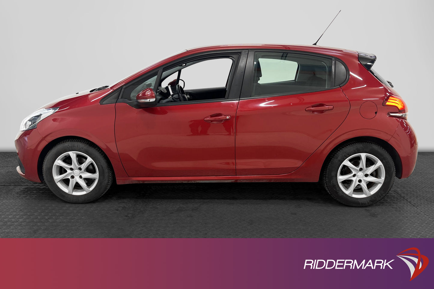 Peugeot 208 5-dörrar 1.6 99hk M&K-Värmare Bluetooth Sensorer