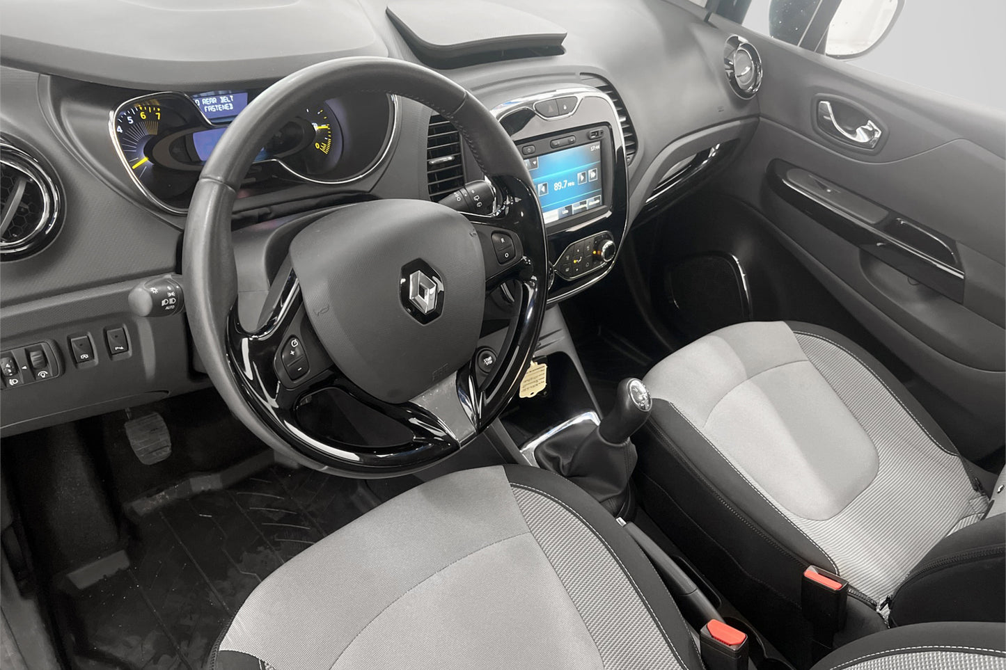 Renault Captur 0.9 TCe 90hk M-Värmare Navi PDC 404kr Skatt