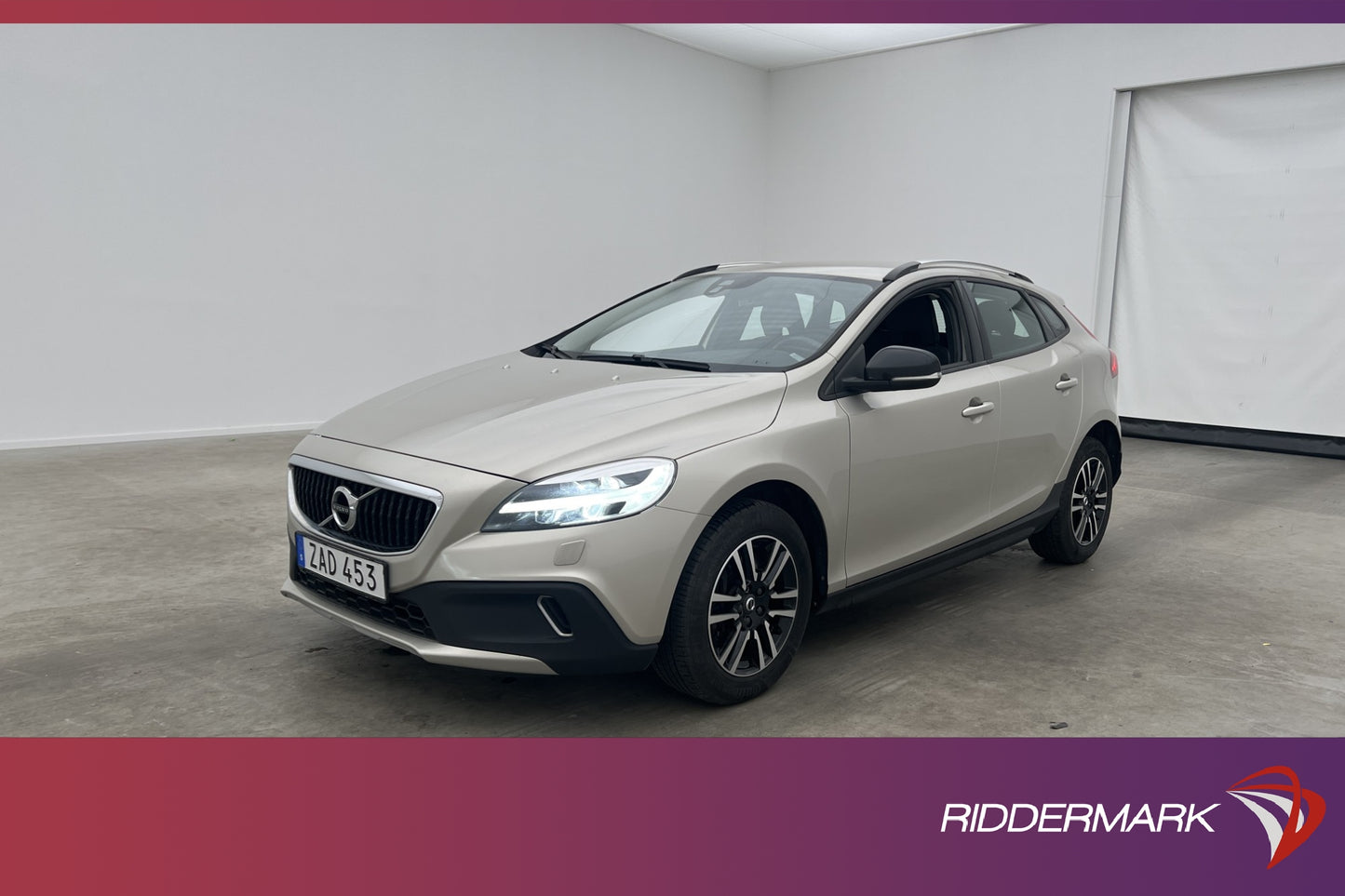 Volvo V40 Cross Country D2 120hk Momentum VOC D-Värm Drag