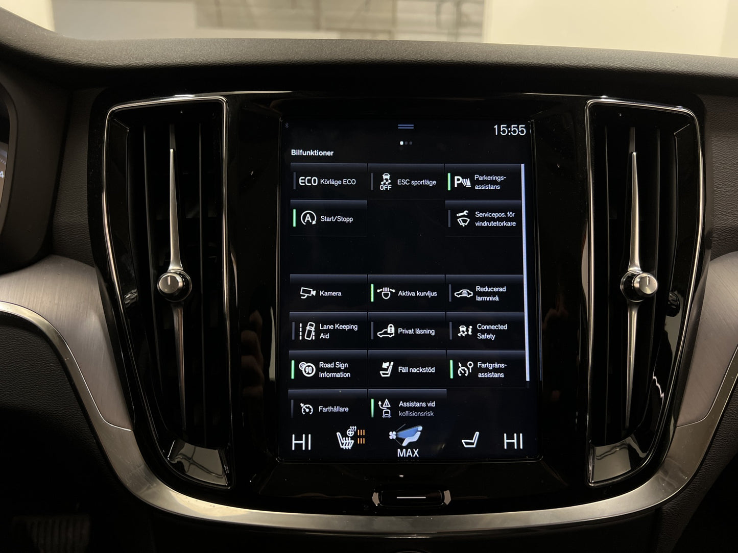 Volvo V60 D3 AWD Advanced VOC Kamera Värmare CarPlay MOMS