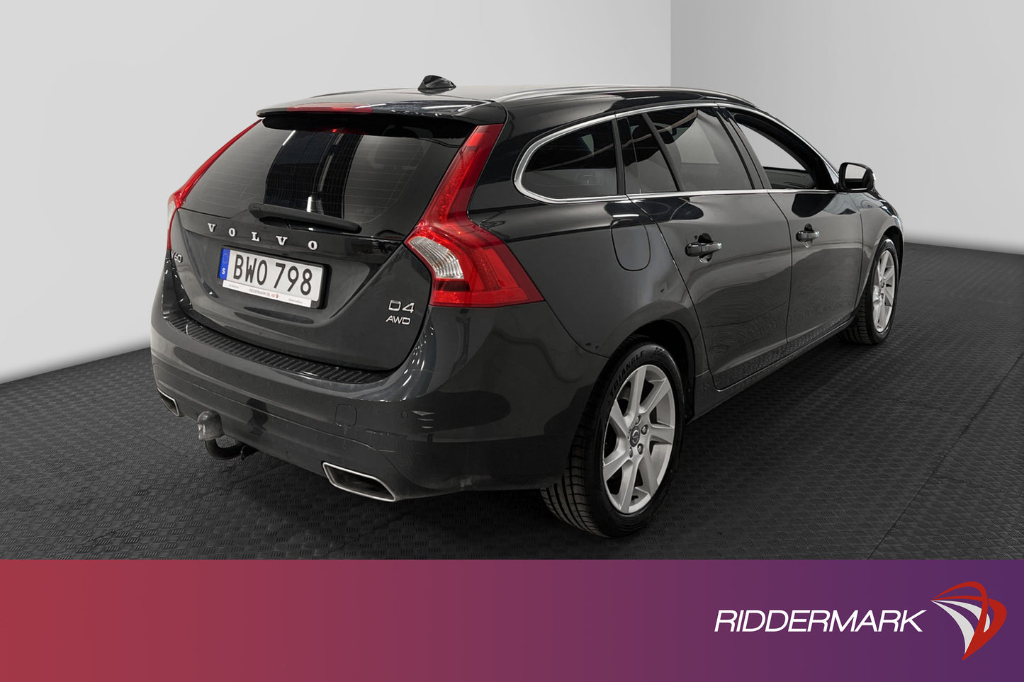 Volvo V60 D4 AWD 181hk Summum VOC Värmare Drag Välservad