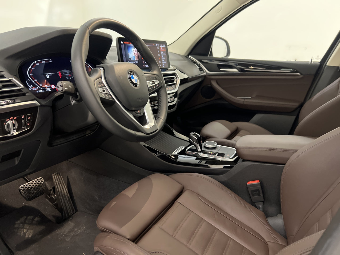 BMW X3 xDrive20i 184hk Pano 360° Skinn Driving-Assist Drag