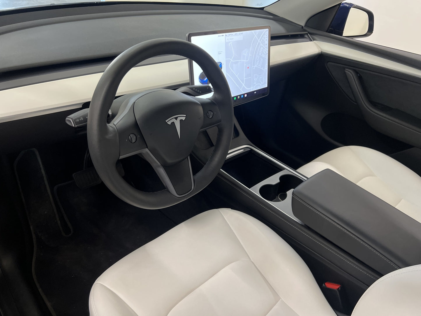 Tesla Model Y Long Range 345hk Svensksål Uppgraderad AP MOMS