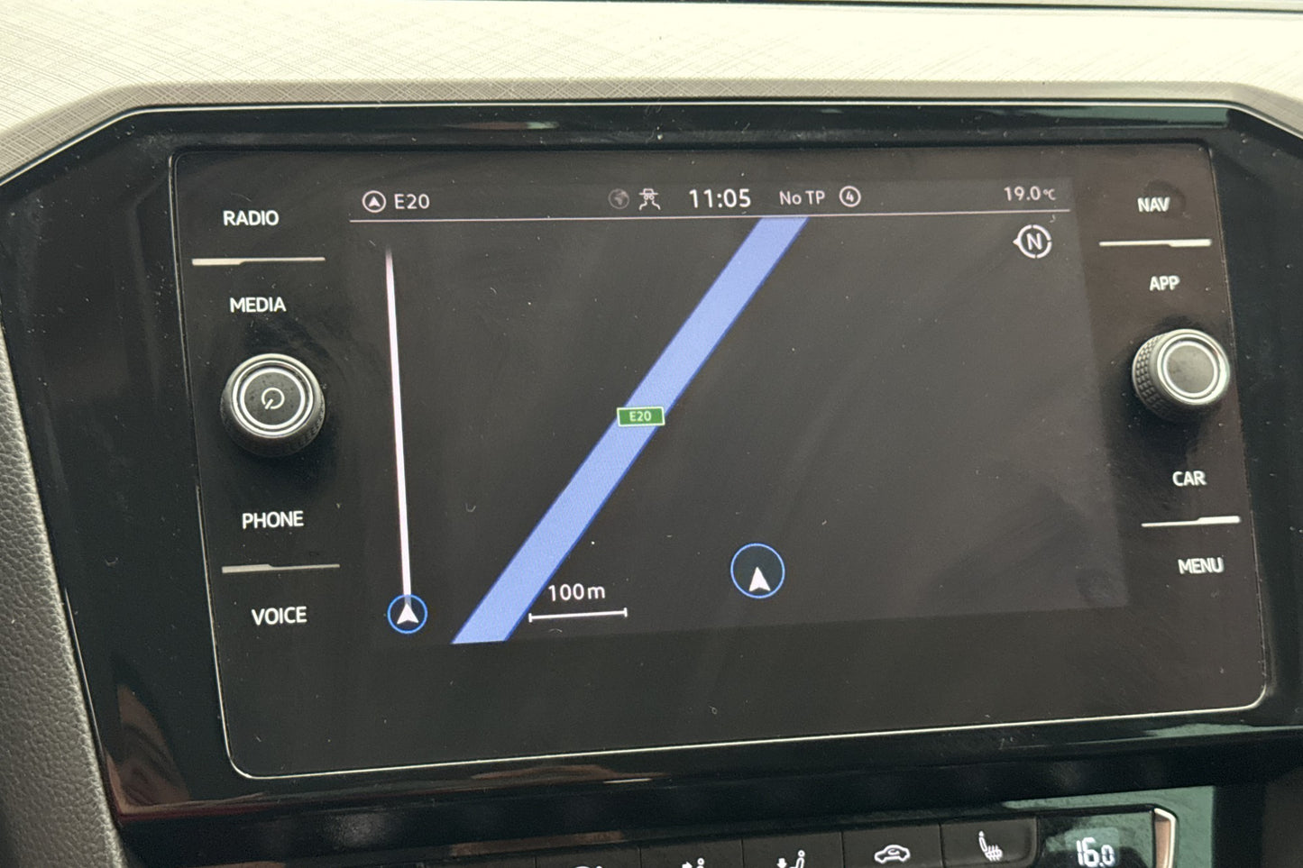 Volkswagen Passat 1.5 TSI 150hk Sensorer GPS CarPlay Välserv