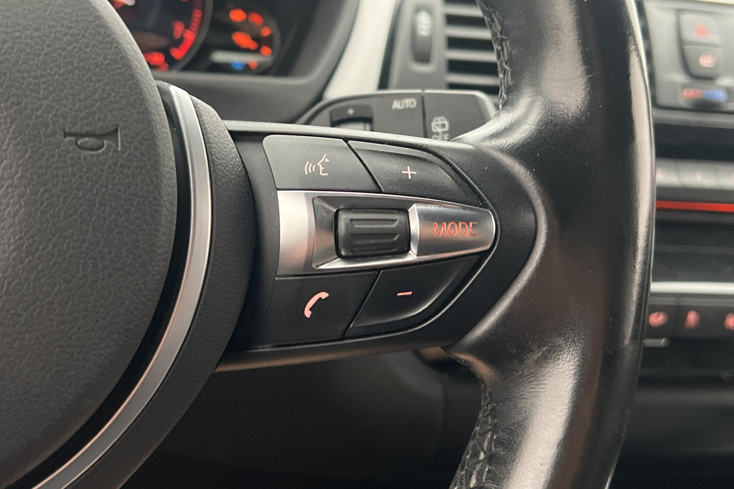 BMW 320 i xDrive Touring M Sport Cockpit Navi Skinn Drag