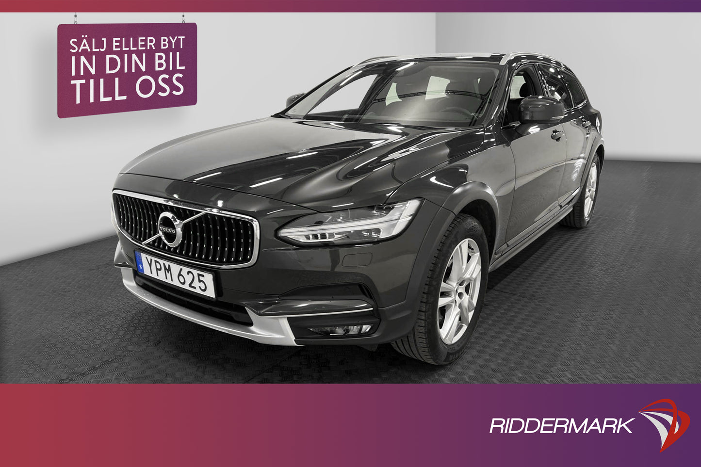 Volvo V90 Cross Country D4 AWD Momentum B&W Skinn MOMS