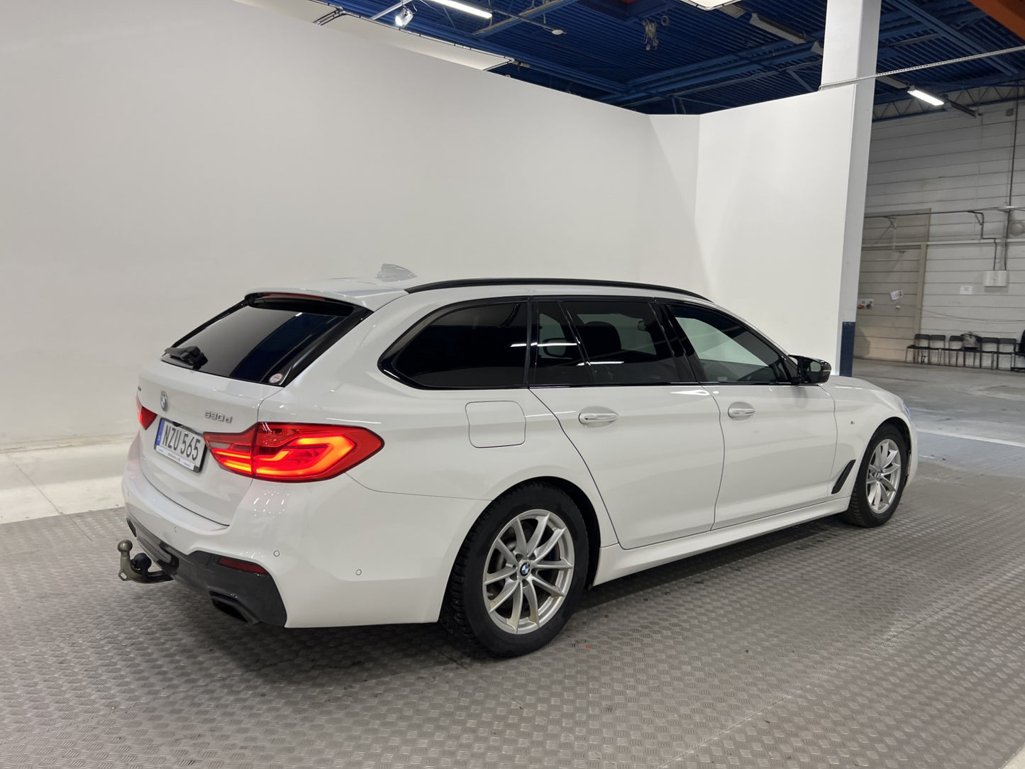 BMW 530 d xDrive 265hk Panorama Värm Skinn H/K 360° Navi HUD