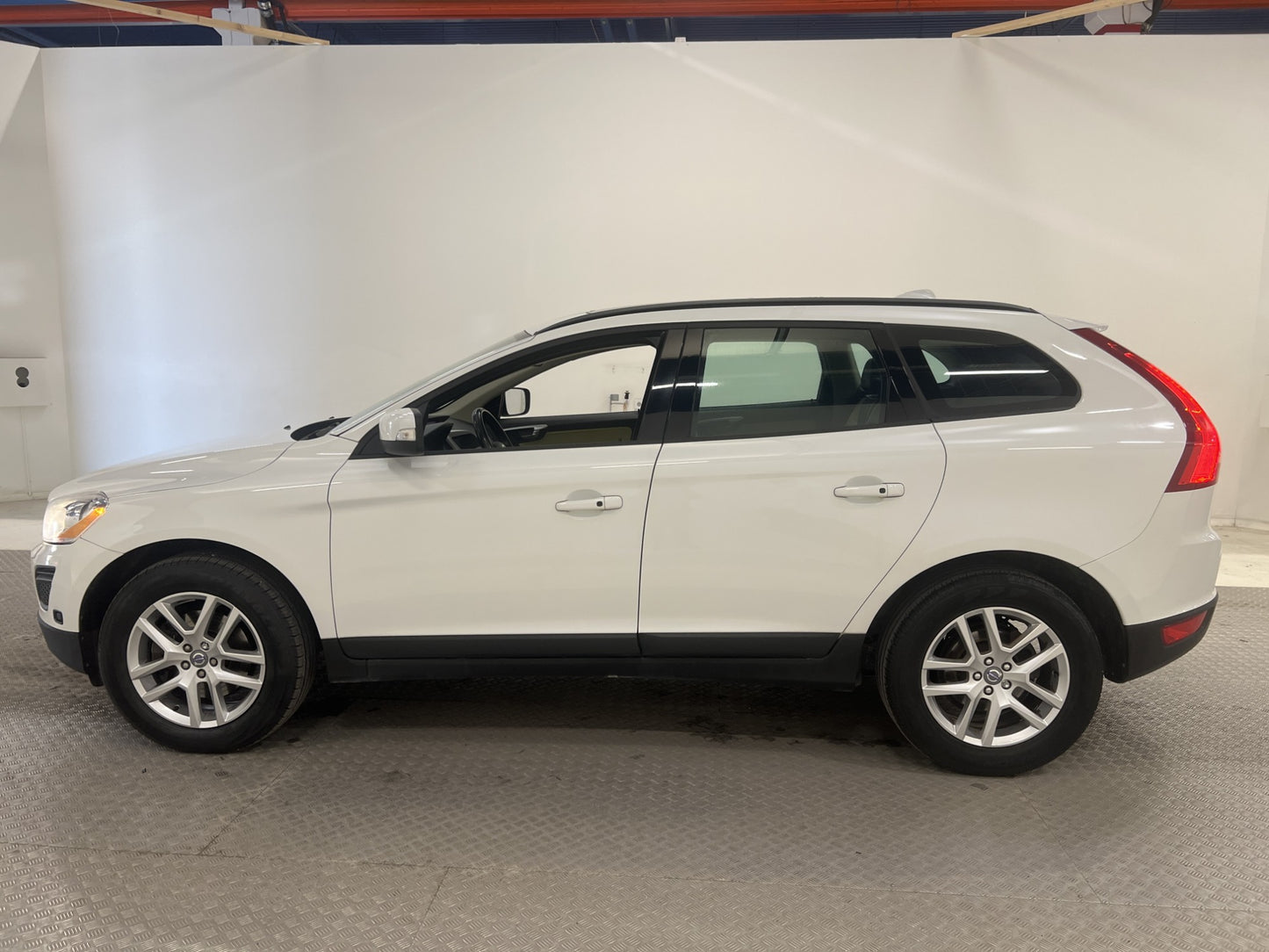 Volvo XC60 D3 163hk Kinetic Pano Skinn Drag M-Värm