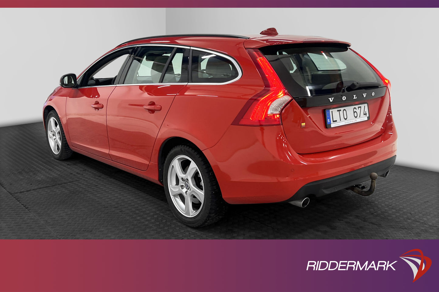 Volvo V60 D5 215hk Momentum Sensorer Dragkrok Välservad