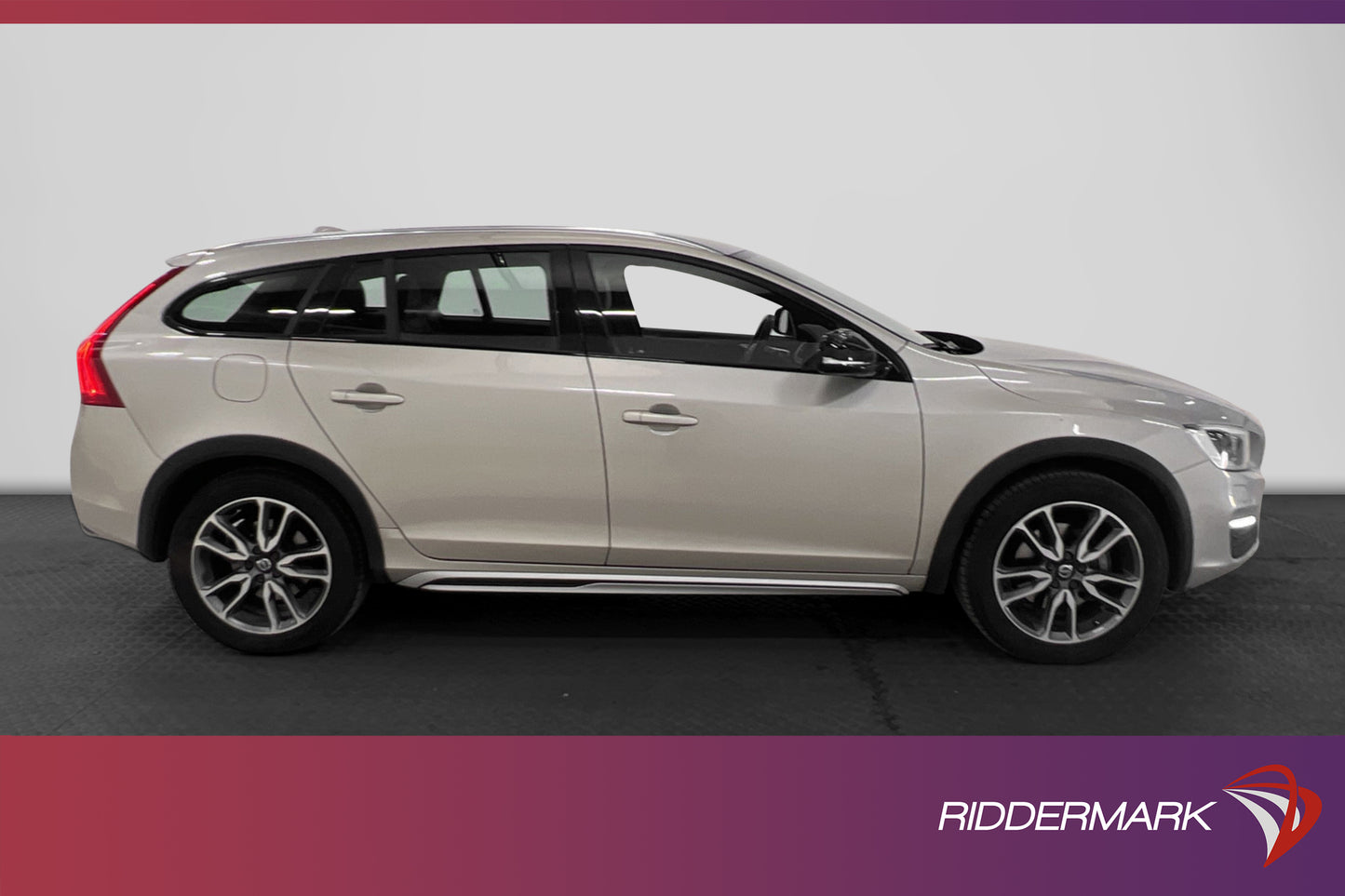 Volvo V60 Cross Country D4 190hk AWD Summum D-Värm VOC Skinn