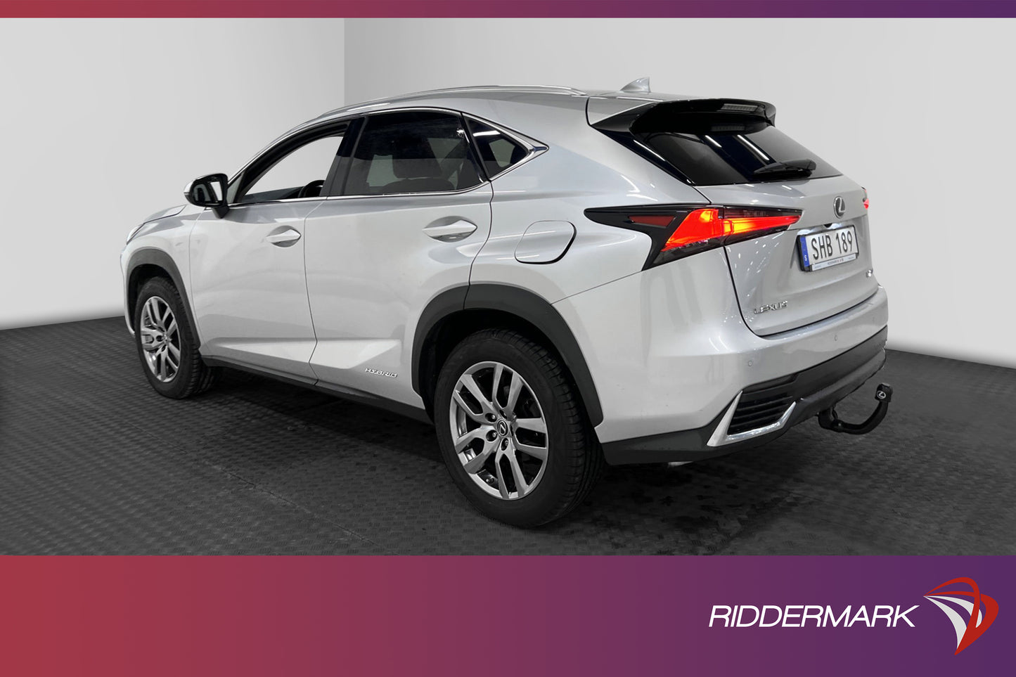 Lexus NX 300h AWD 197hk Business Kamera Skinn Navi Drag MOMS