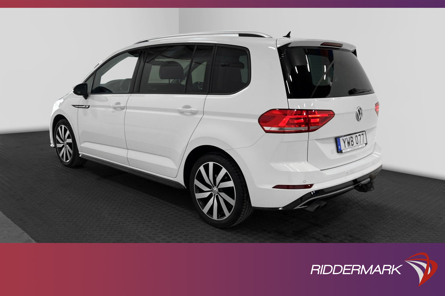 Volkswagen Touran 1.4 TSI 150hk 7-Sits R-Line Bkamera Drag