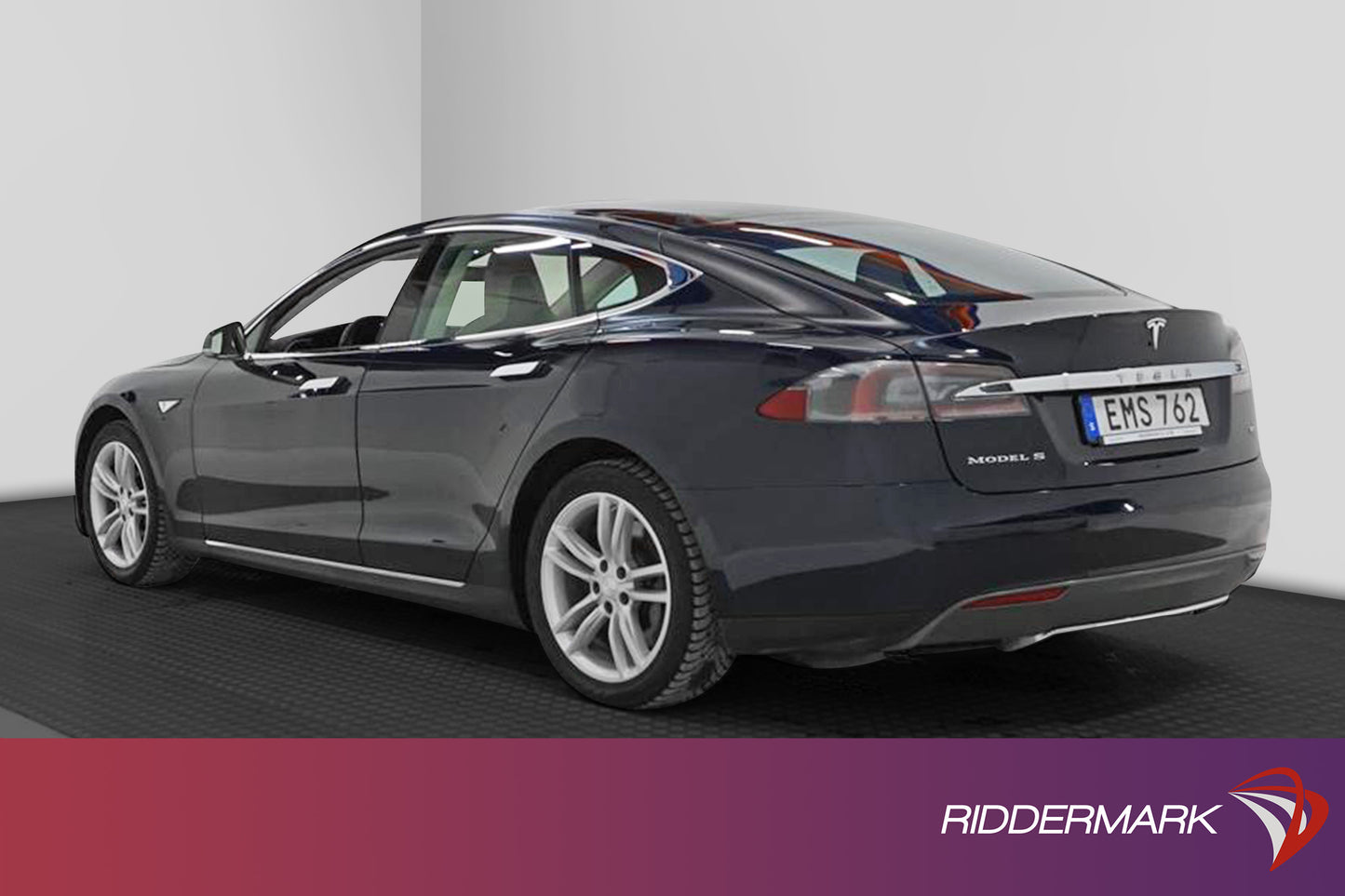 Tesla Model S 85 378hk Svensksåld Panorama Backkamera