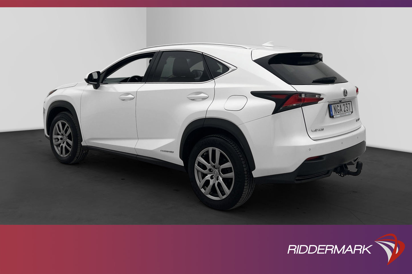 Lexus NX 300h AWD 197hk Premium M-Värm Kamera Rattvärme Drag