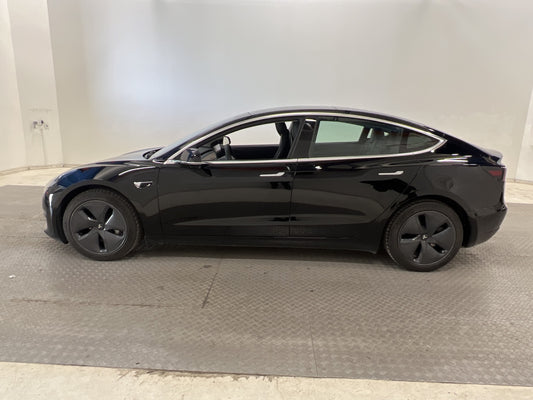 Tesla Model 3 Long Range AWD 440hk Svensksåld Autopilot