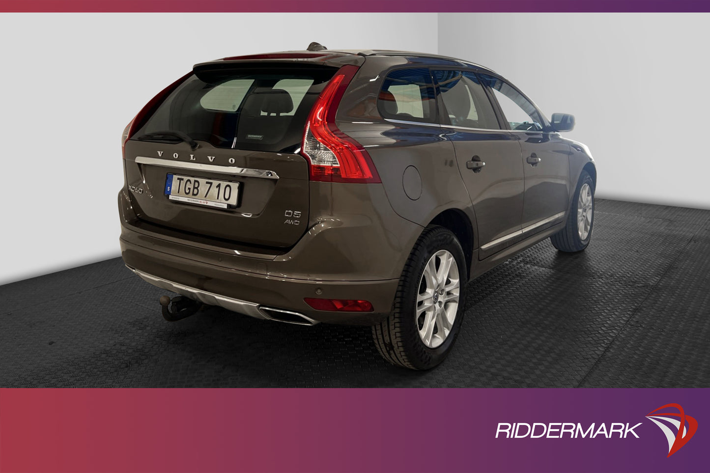 Volvo XC60 D5 215hk AWD Summum Pano D-Värm VOC B-Kamera