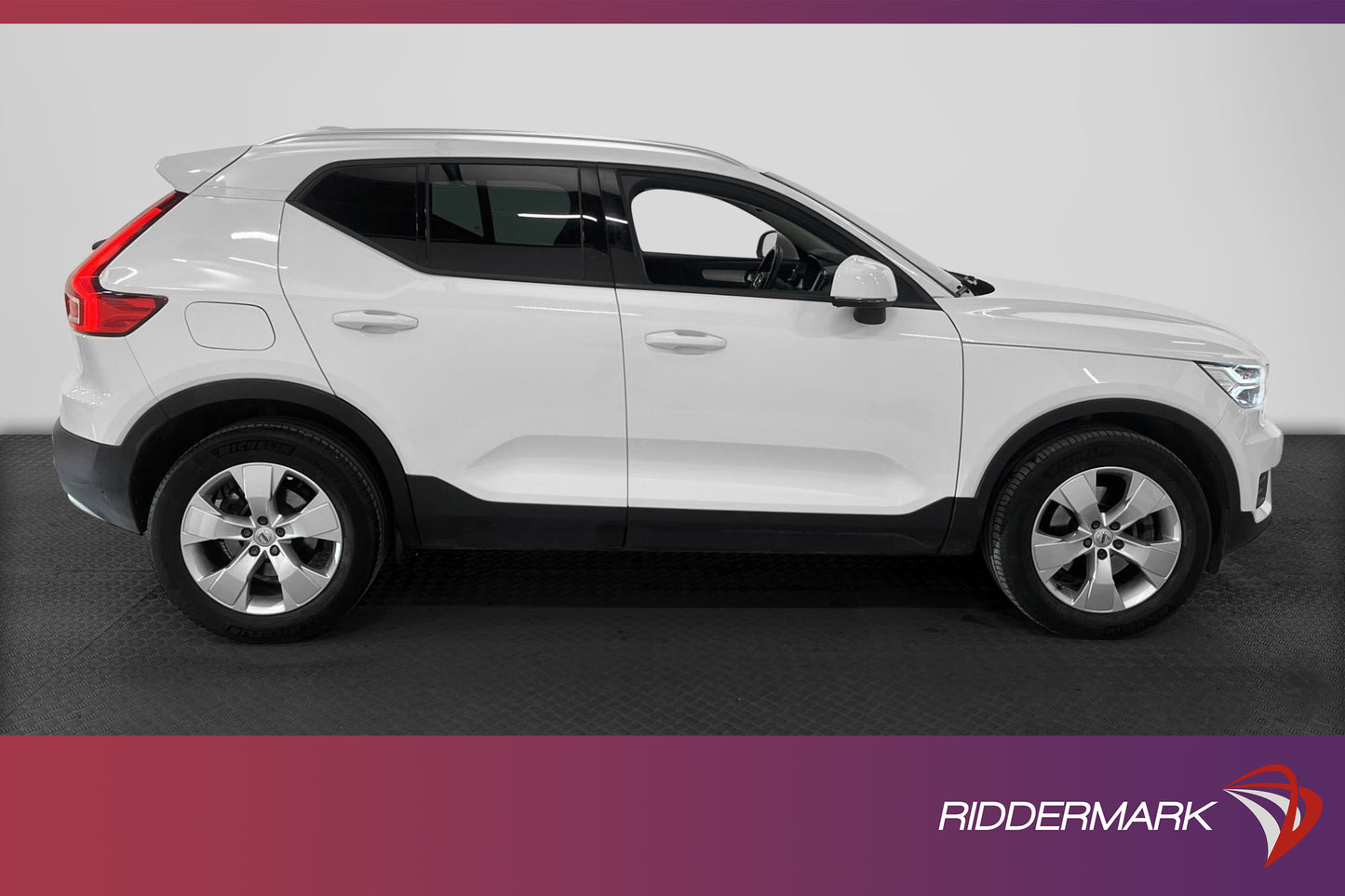 Volvo XC40 D3 AWD 150hk Momentum VOC Värmare Navi Välservad