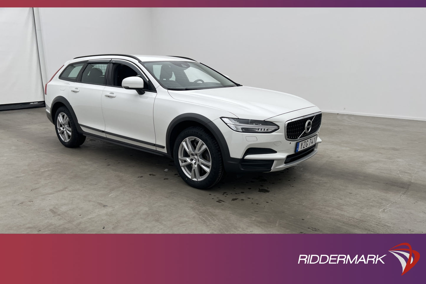 Volvo V90 Cross Country D4 AWD Kinetic VOC Värm Navi Drag