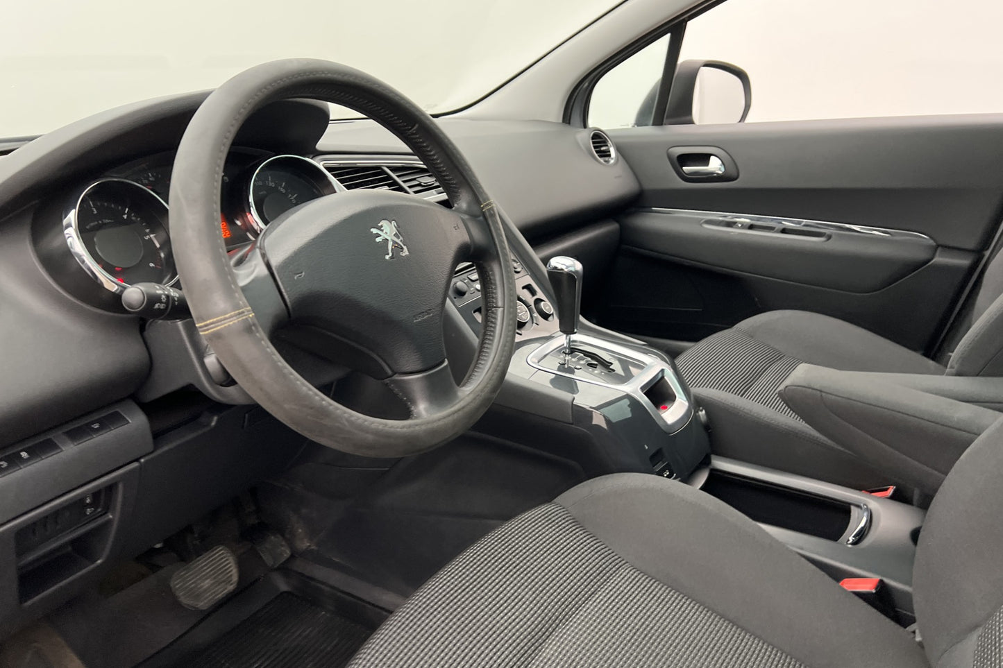 Peugeot 5008 BlueHDi 120hk 7-sits Pano Sensorer Välservad