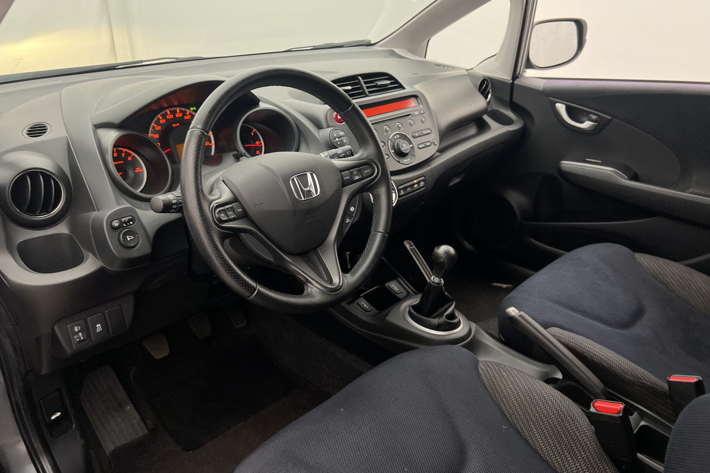 Honda Jazz 1.4 i-VTEC 99hk En-Brukare Värmare Välservad