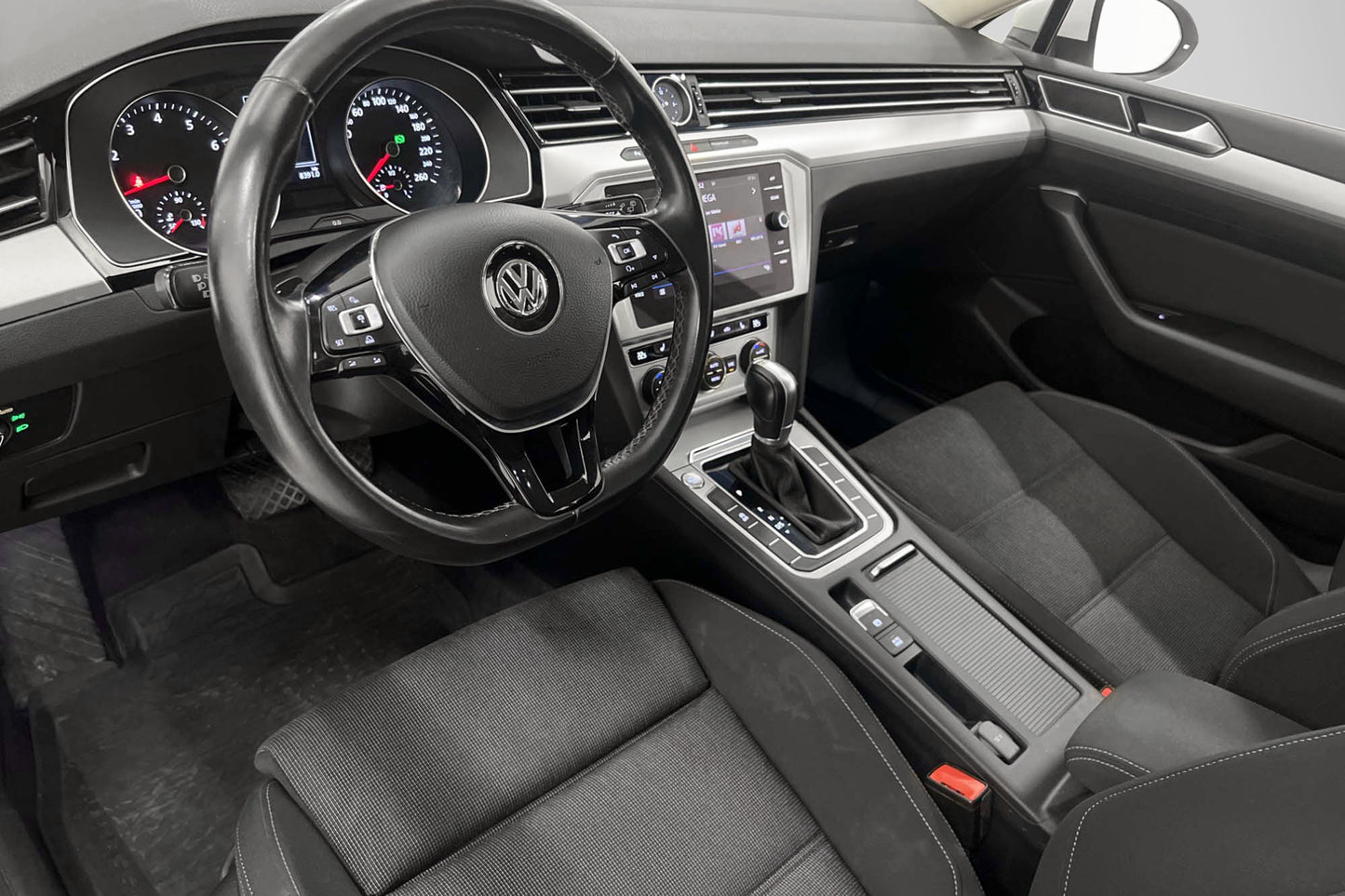 Volkswagen Passat 1.4 TSI DSG 150hk Värmare B-Kamera Drag