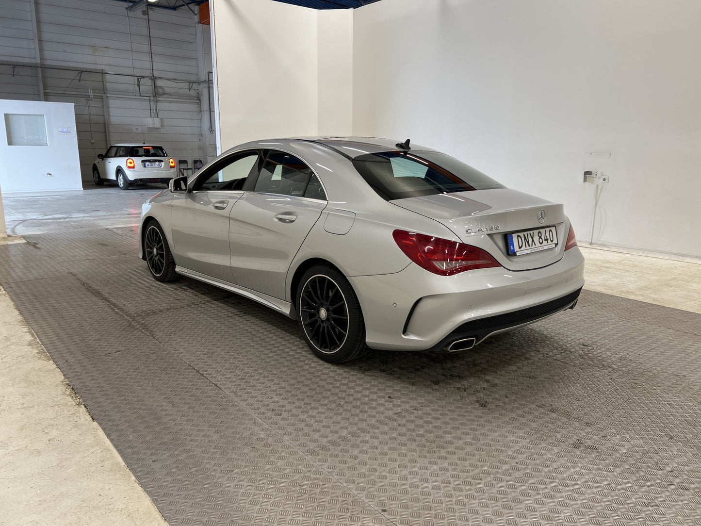 Mercedes-Benz CLA 180 122hk AMG Sport Panorama B-Kamera Eu6