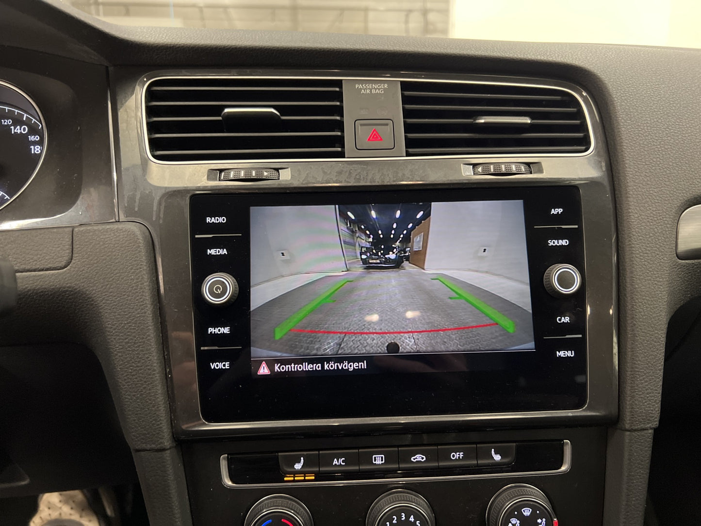 Volkswagen Golf 1.0 TSI 115hk Carplay Adaptiv Kamera Drag