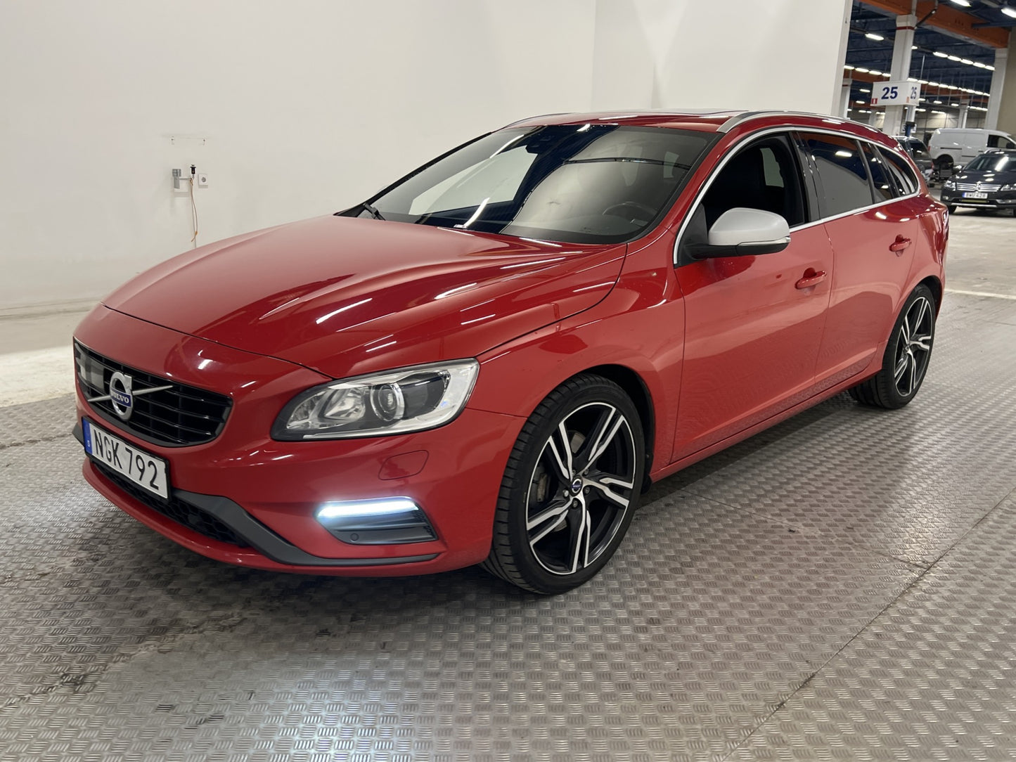 Volvo V60 D4 190hk AWD R-Design D-Värm T-Lucka VOC B-Kamera