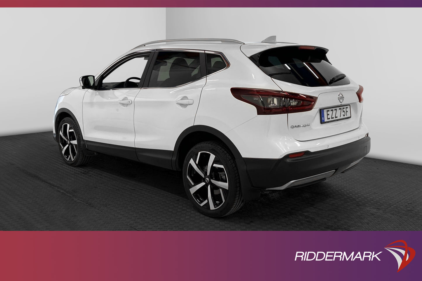 Nissan Qashqai 1.3 DIG-T 158hk Tekna Pano 360° Skinn Navi